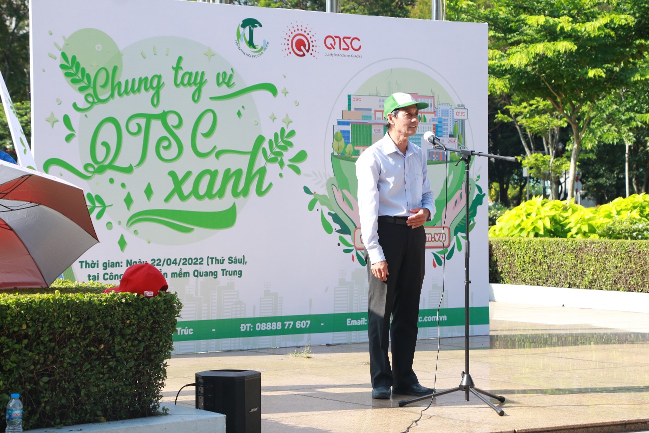 Ông Đặng Văn Khoa - Ủy viên Trung ương Mặt trận Tổ quốc Việt Nam, Chủ tịch Hội Bảo vệ thiên nhiên và Môi trường TP.HCM phát biểu tại buổi lễ