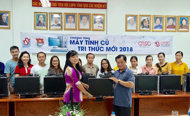 Quỹ khuyến học QTSC trao tặng máy tính cho các địa phương khó khăn tại tỉnh Cà Mau