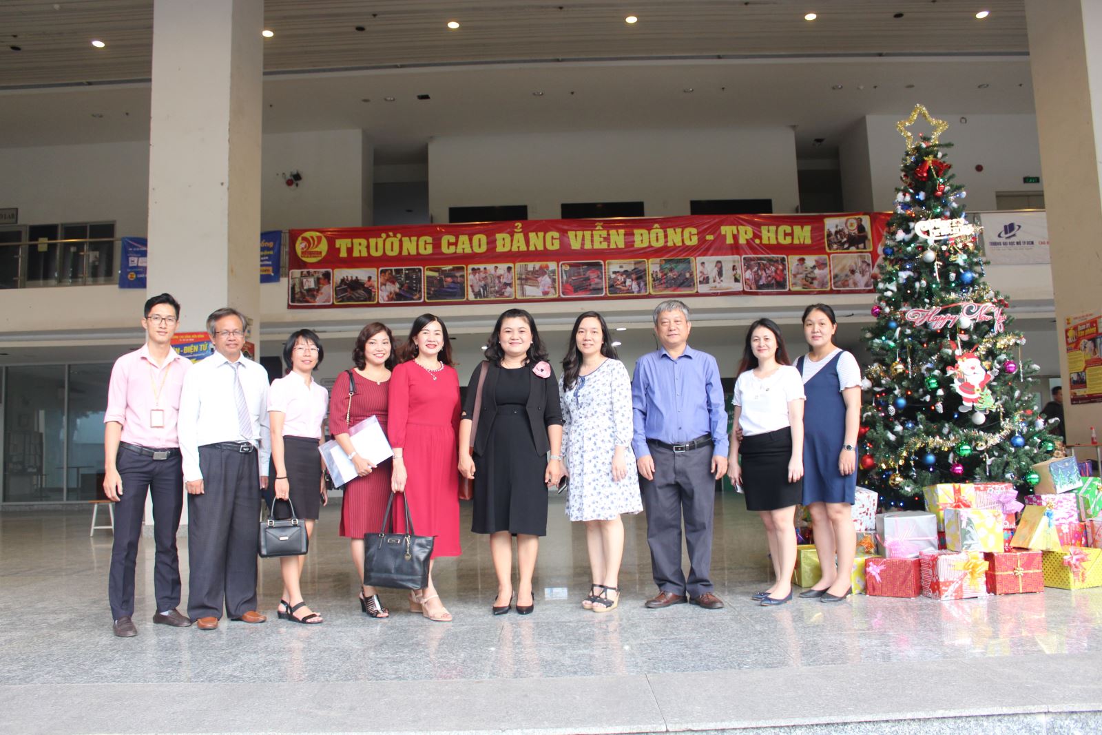 Đoàn Lãnh đạo tỉnh Đắk Lắk ghé thăm và làm việc tại Cao đẳng Viễn Đông