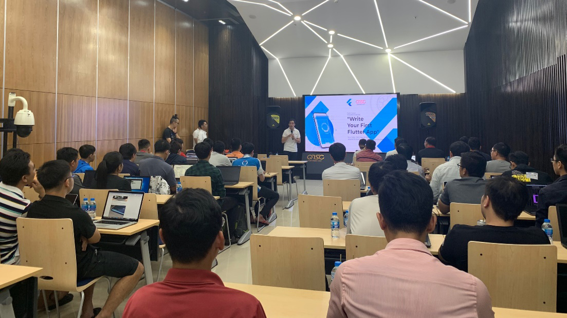 The training session "Write Your First Flutter App"