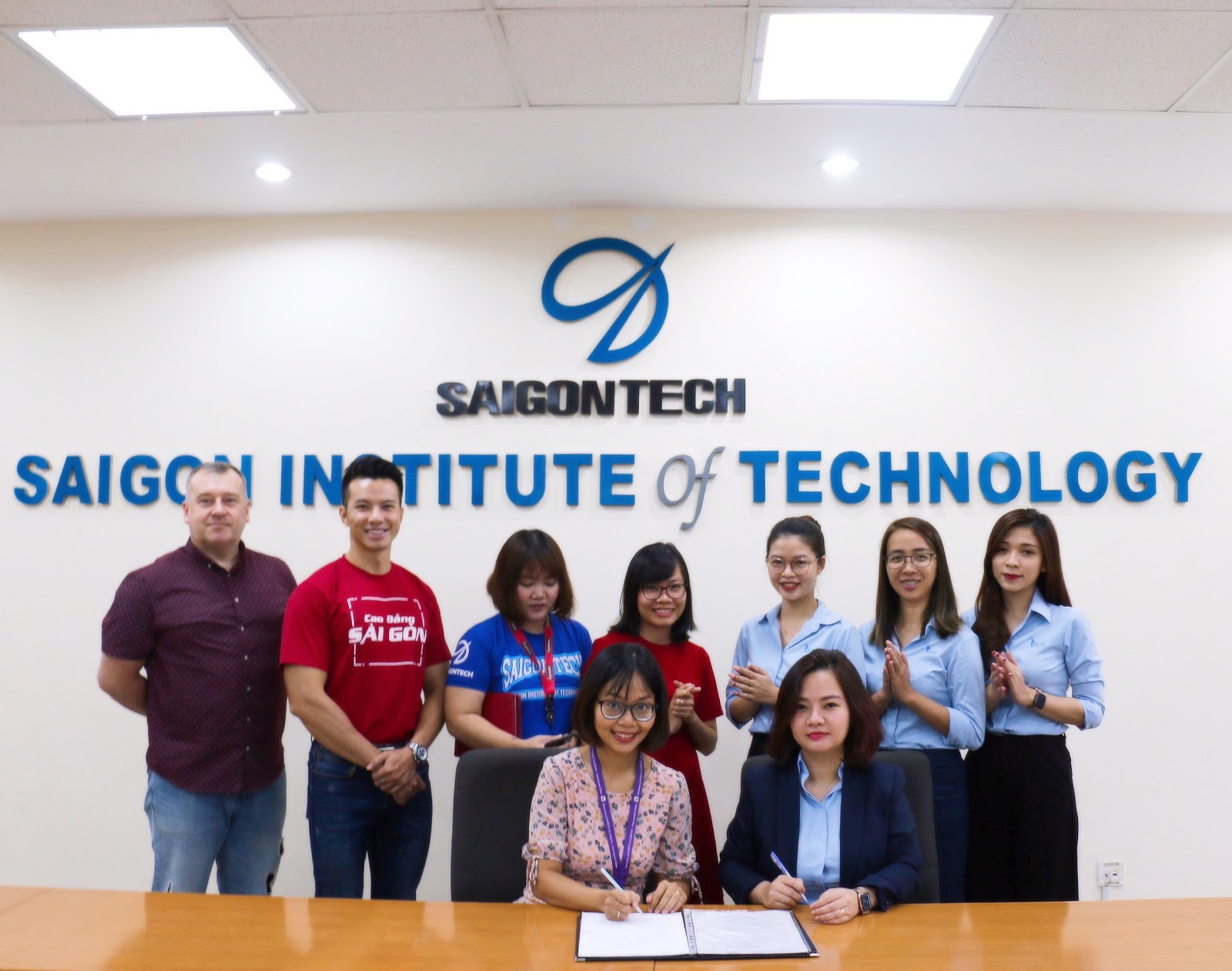 Lễ ký kết hợp tác giữa SaigonTech và Long An International Port