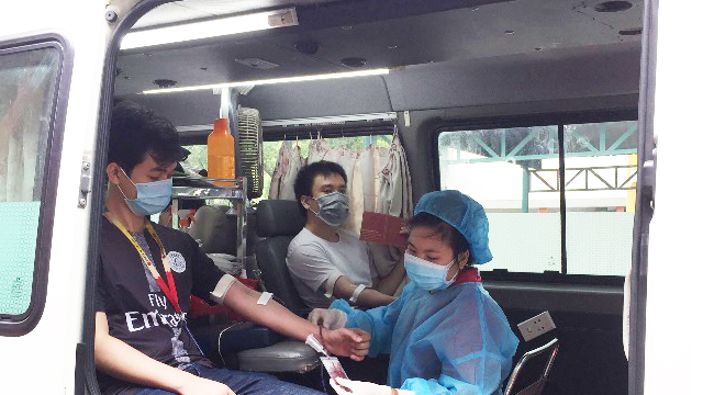 Công viên phần mềm Quang Trung tổ chức hiến máu nhân đạo dành cho các nhân viên làm việc “3 tại chỗ” trong nội khu