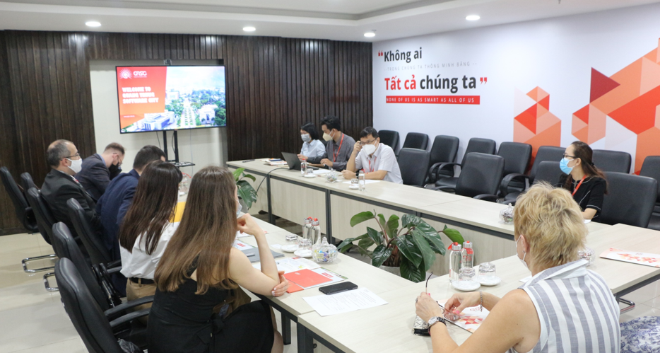 Đoàn đại biểu thành phố Mát-xcơ-va thăm và làm việc tại QTSC