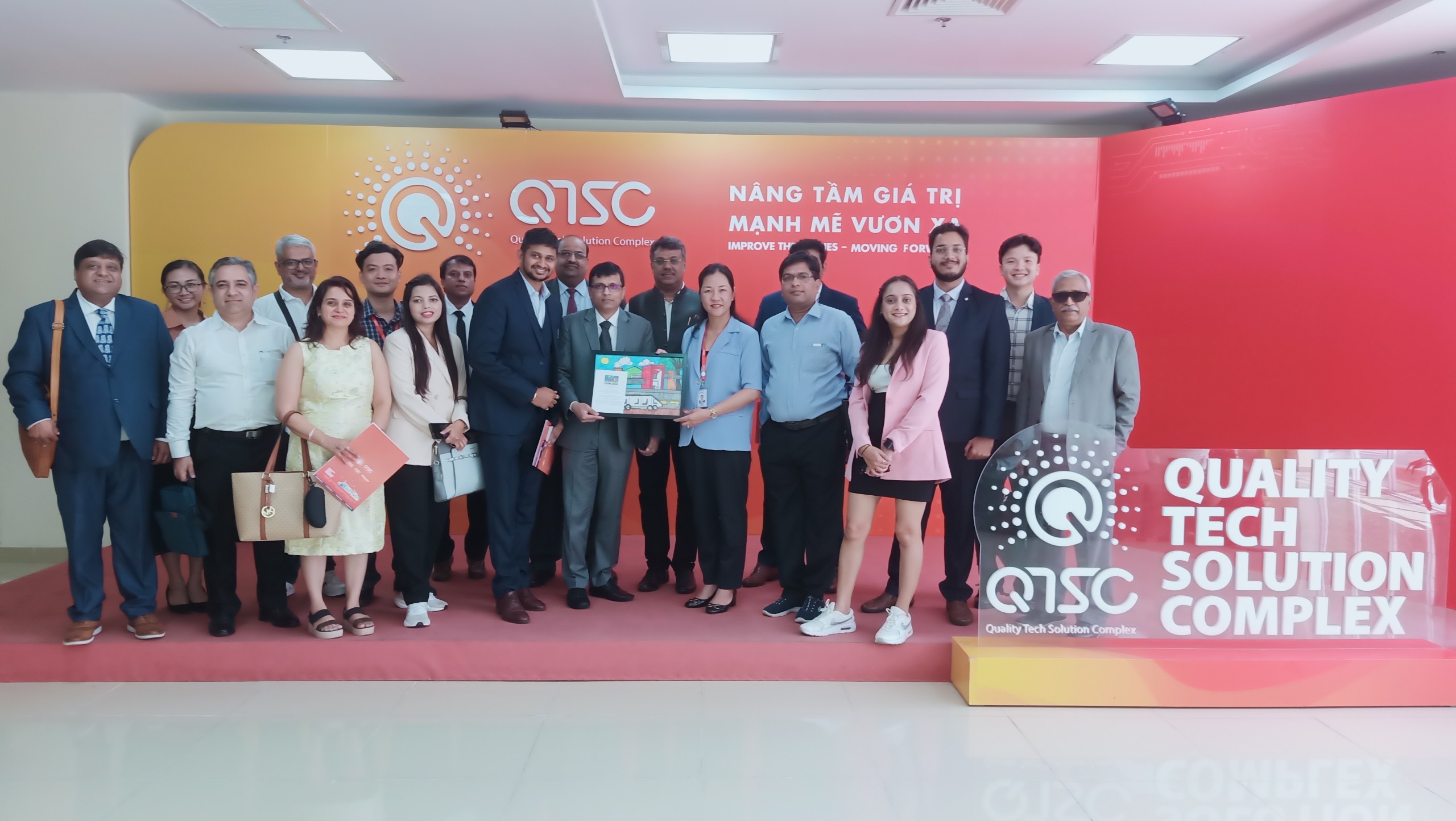 Hội đồng xúc tiến xuất khẩu phần mềm máy tính và điện tử Ấn Độ (ESC) thăm và làm việc tại QTSC