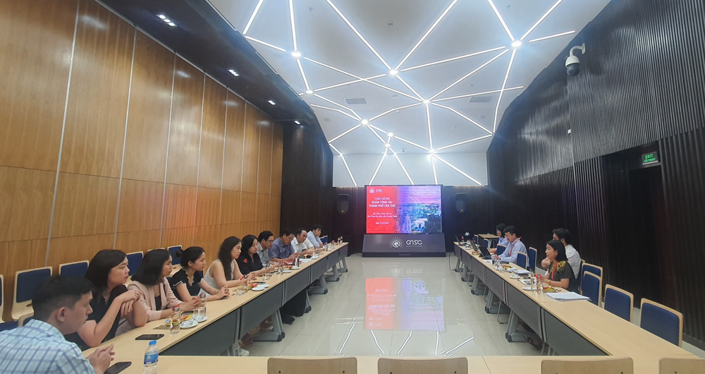 The Can Tho City delegation explored the concentrated information technology park