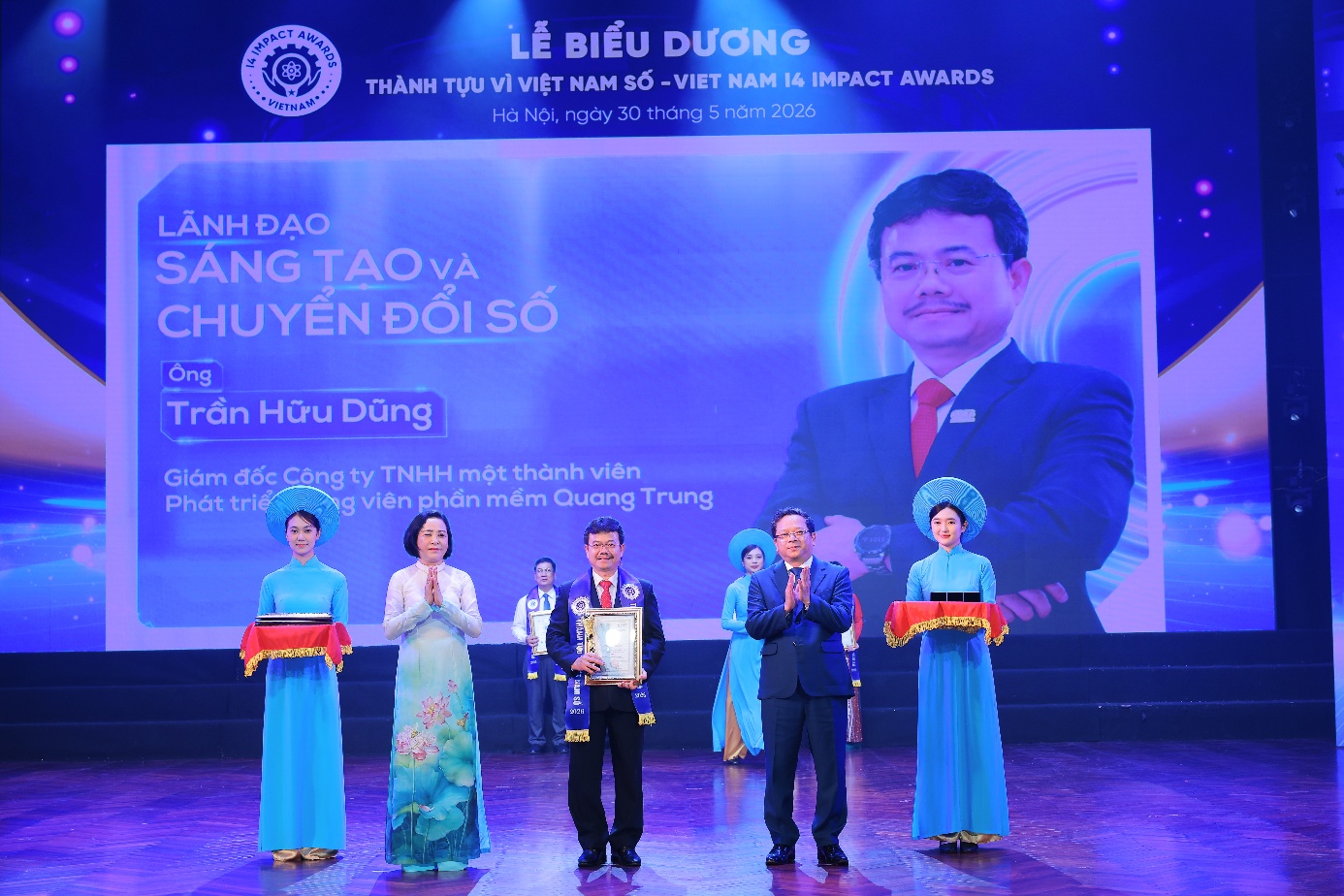 QTSC ghi dấu ấn với hai giải thưởng tại Lễ Biểu dương Thành tựu Tác động vì Việt Nam Số 2026