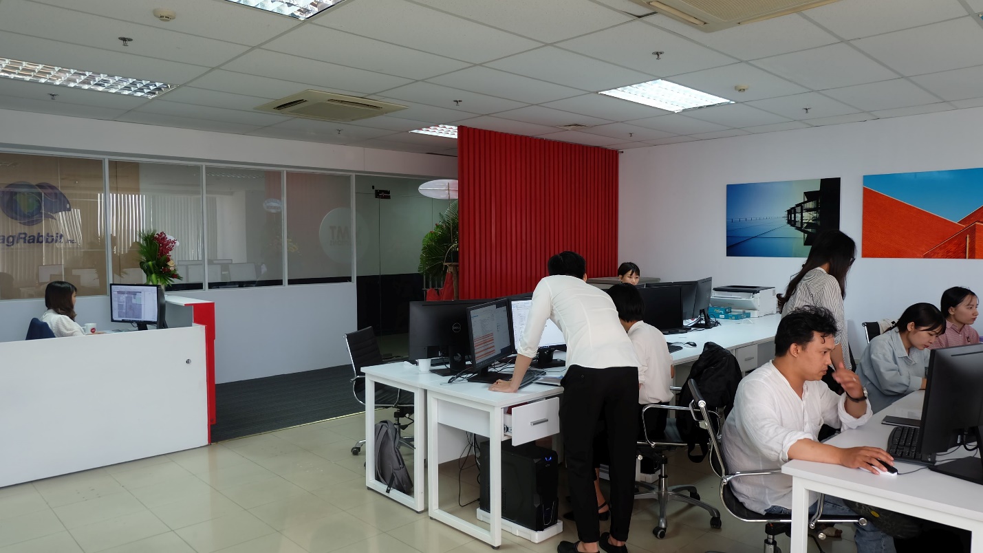qtsc_nhung-nhan-vien-dau-tien-cua-van-phong-vmts-da-nang