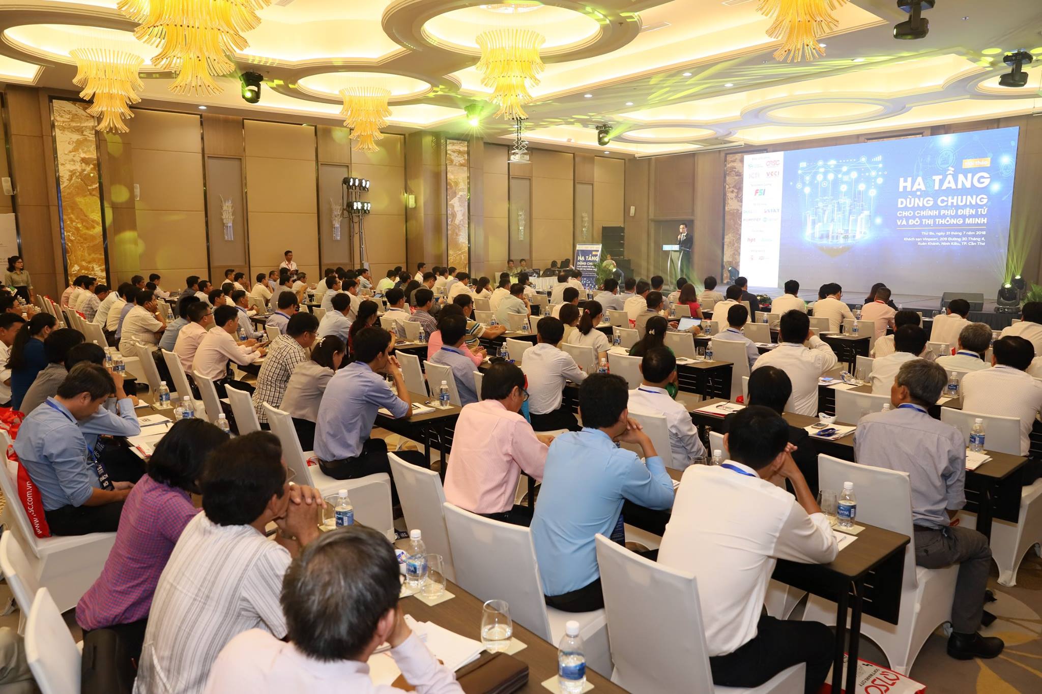 hoi-thao-ha-tang-dung-chung-cho-chinh-phu-dien-tu-va-do-thi-thong-minh-01
