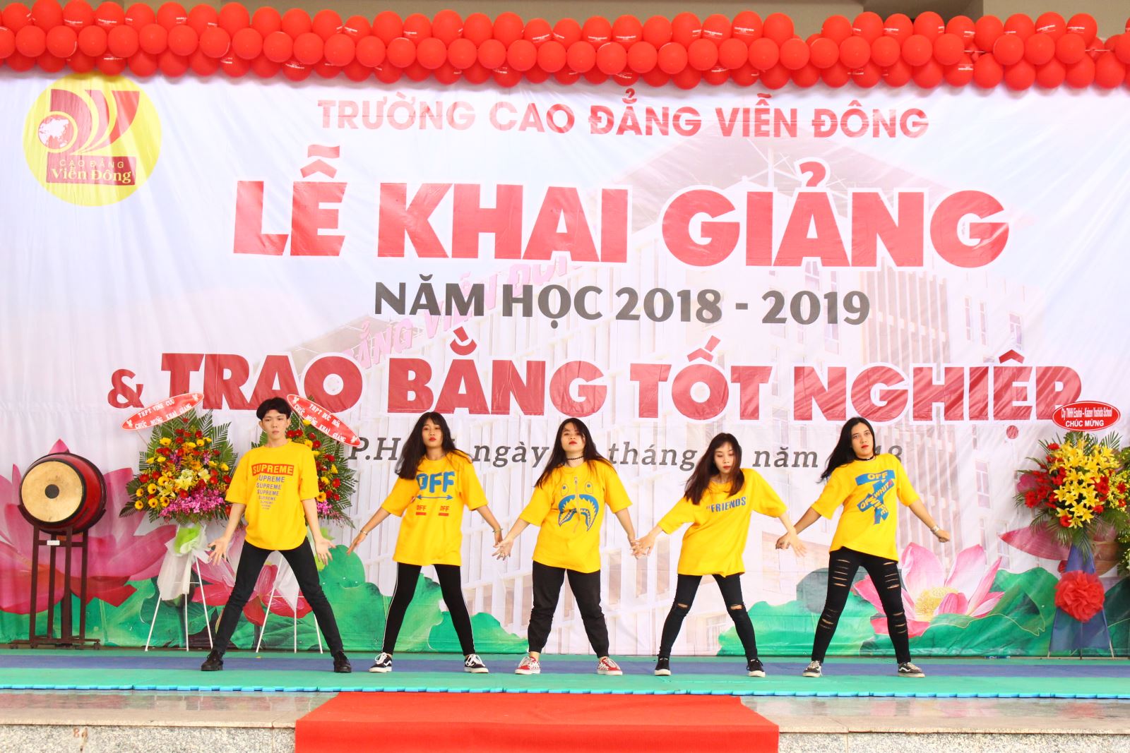 van nghe chao mung