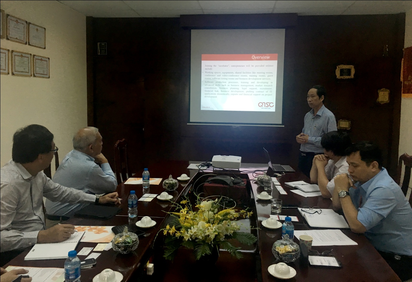 qtsc-incubator-don-tiep-truong-s.-rajaratnam