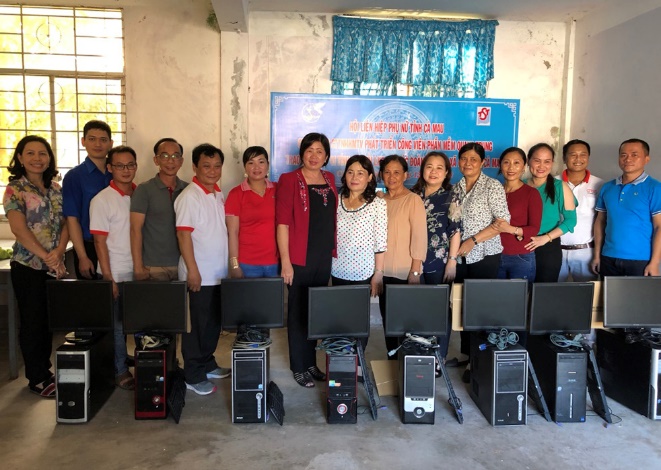 quy-khuyen-hoc-qtsc-trao-tang-may-tinh-tai-ca-mau