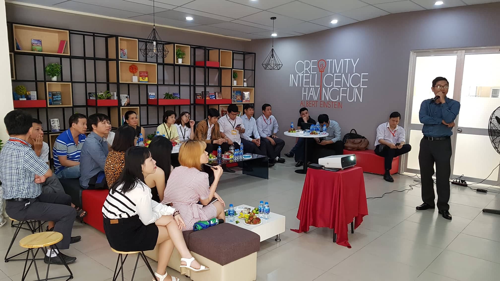ong-khuong-ha-idc-trinh-bay-tai-qtsc-ceo-club-12.2018