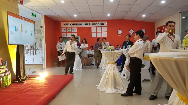 ong-hoang-minh-tri-pho-giam-doc-qtsc-trinh-bay-tai-buoi-gap-go