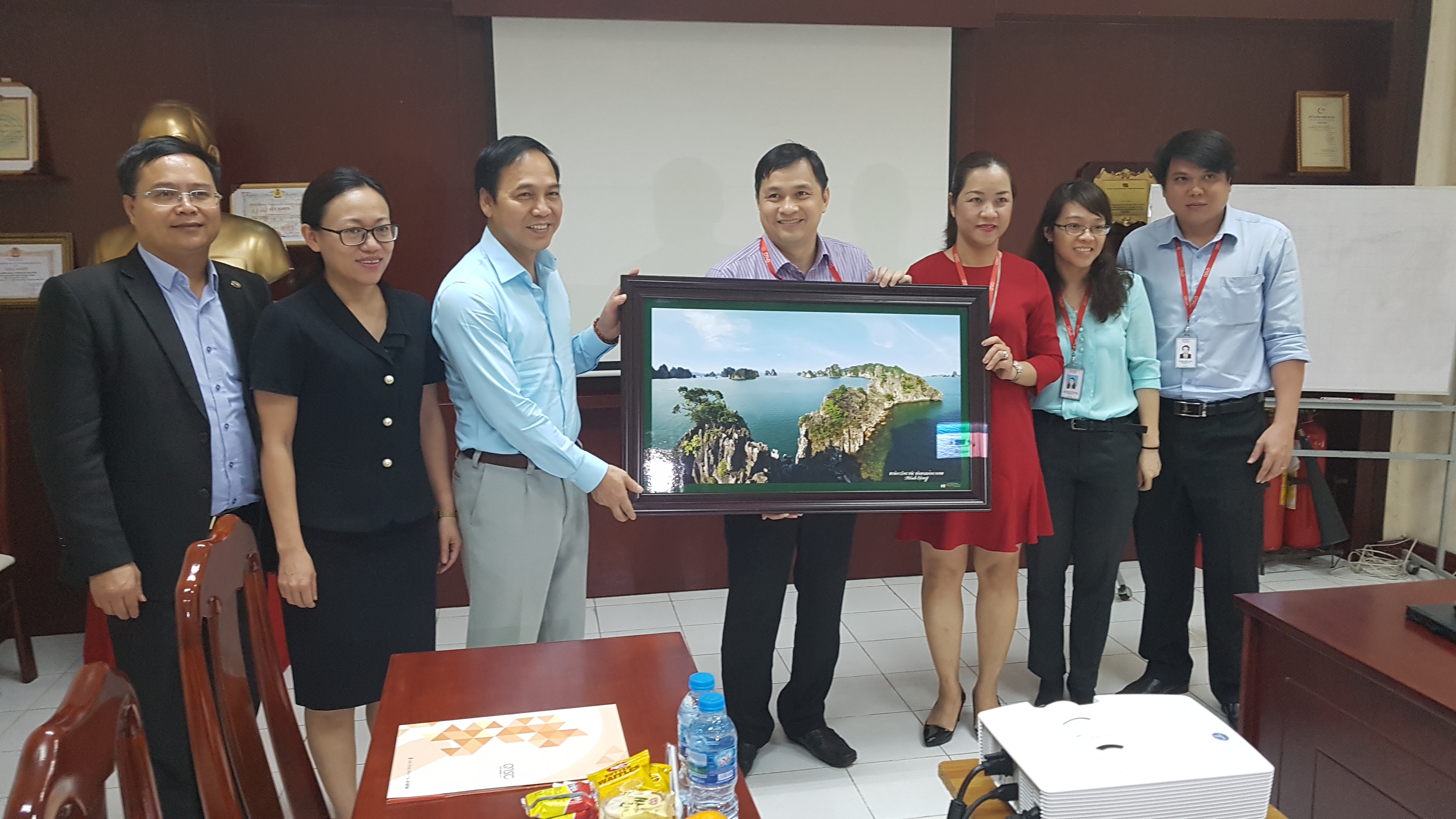 ubnd-tinh-quang-ninh-lam-viec-tai-qtsc