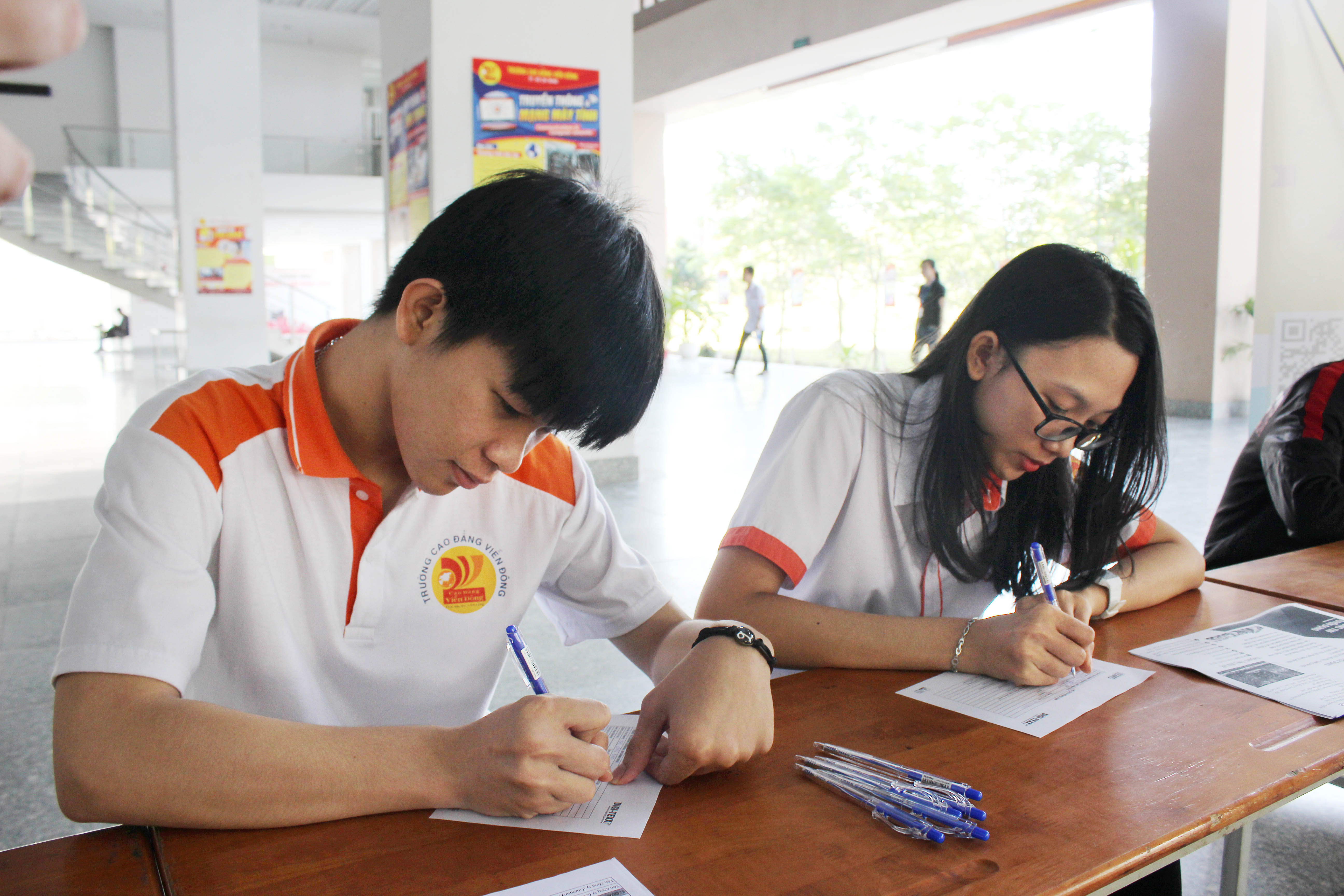 vien-dong-college-job-fair-2019
