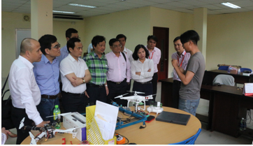 doan-cong-tac-tham-quan-qtsc-r-d-labs