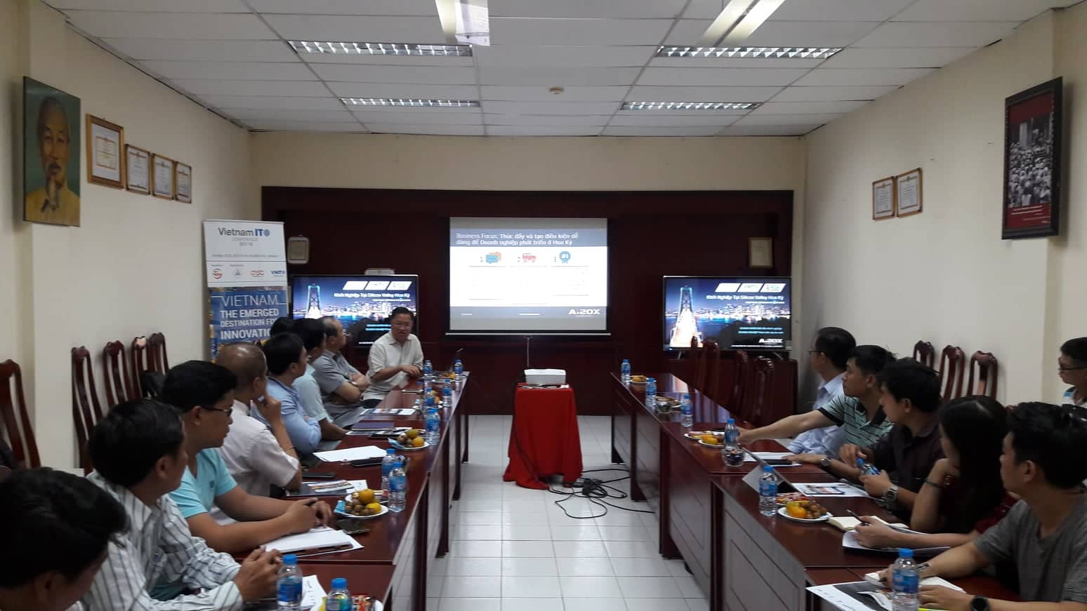 Participants of the sharing session “Startup in Silicon Valley – Made reality easy and simple”