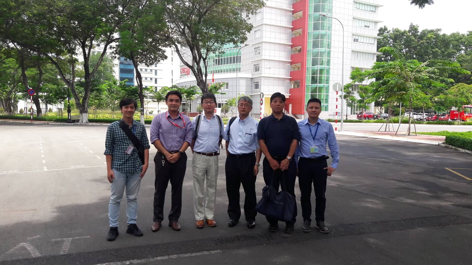 The Japanese delegation visited internal areas of Quang Trung Software City