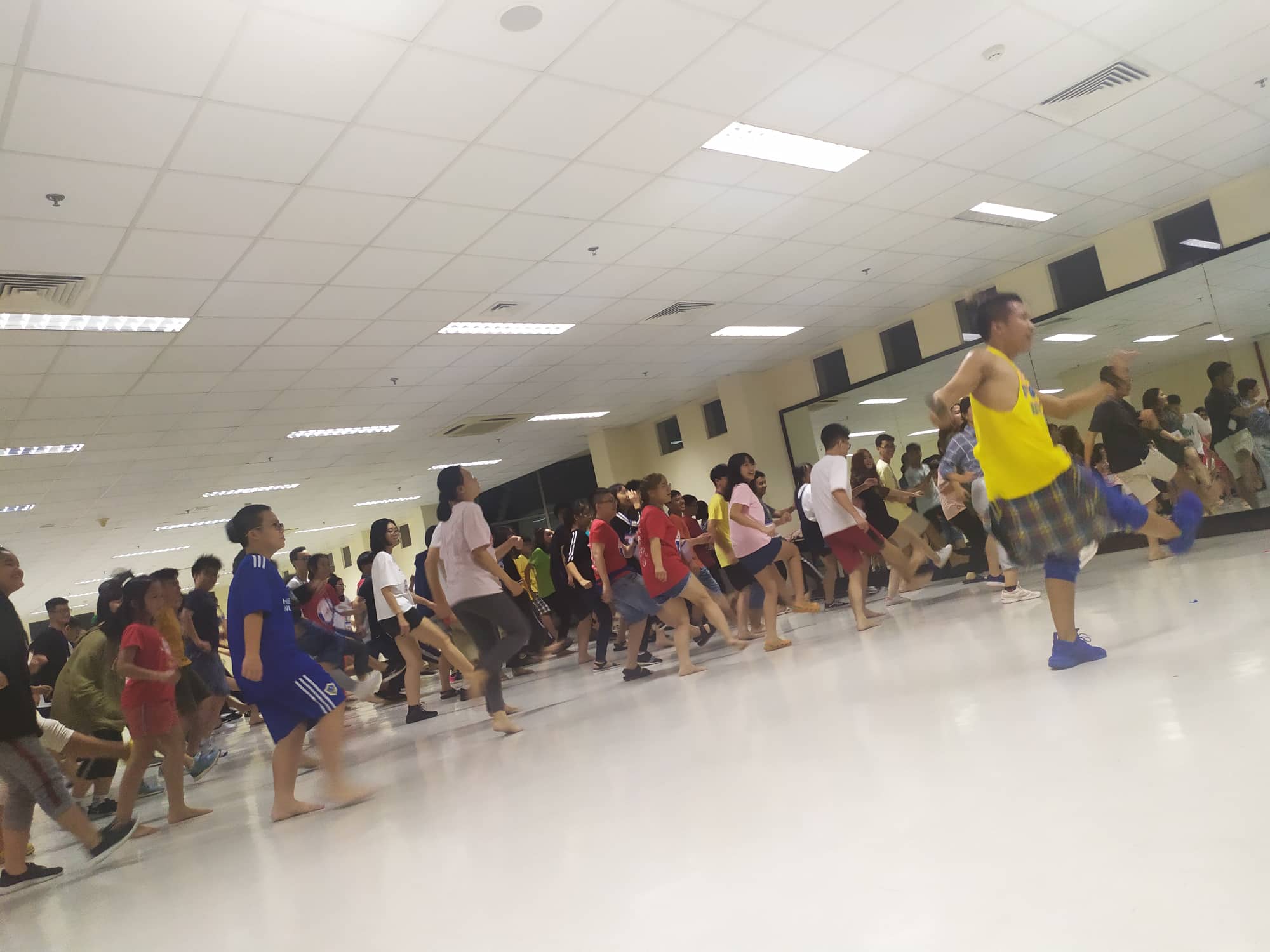 Nhảy Zumba của Trại hè IT Bootcamp