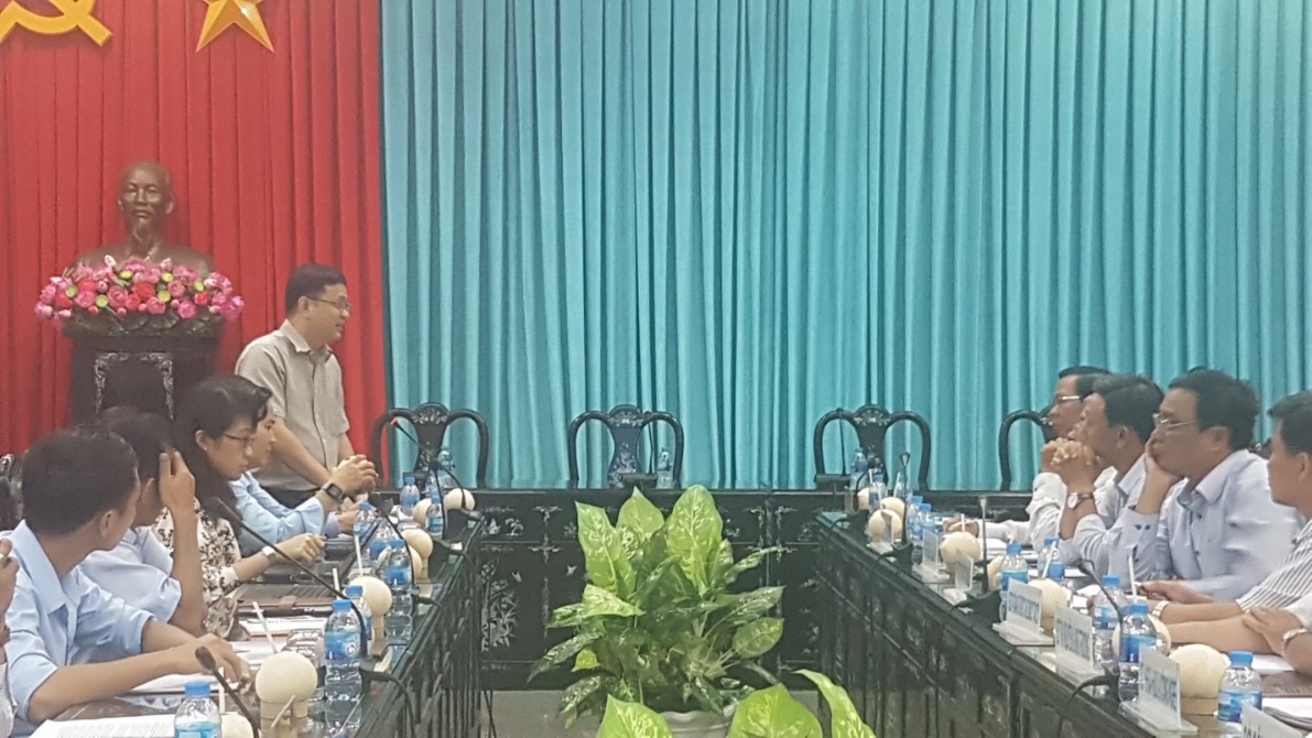 Ông Lâm Nguyễn Hải Long - Ủy viên thường trực Hội đồng quản lý chuỗi QTSC phát biểu tại Bến Tre