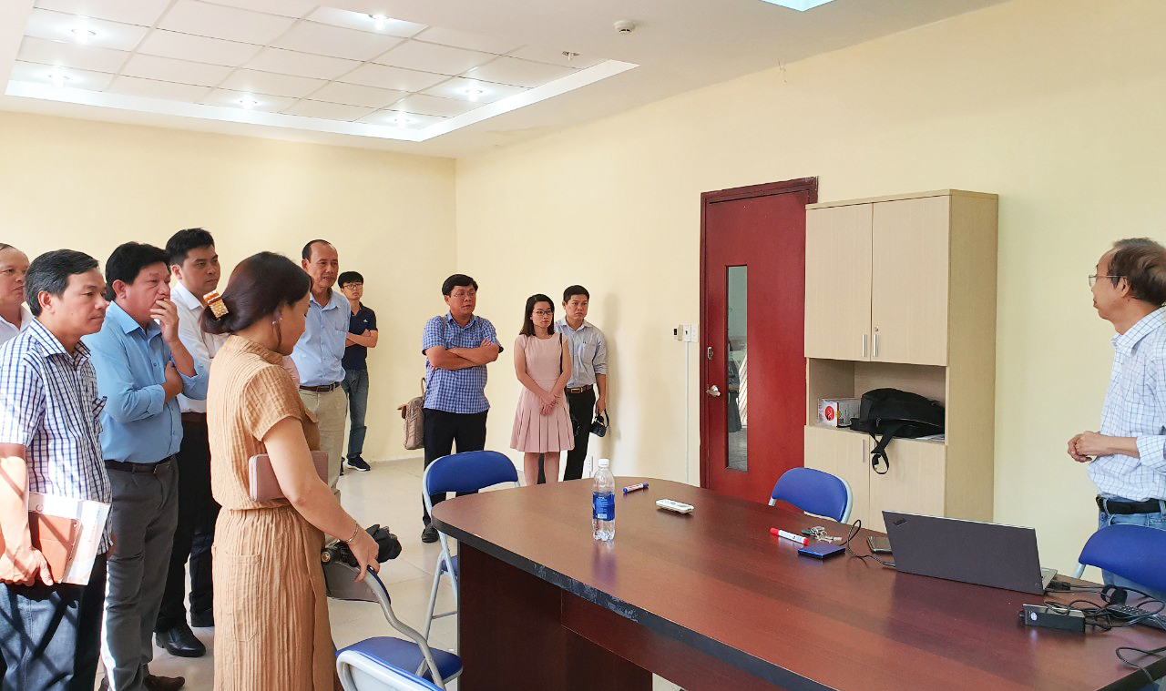Visiting 5D Agricultural JSC and listening to the introduction of new smart agriculture applications being researched here