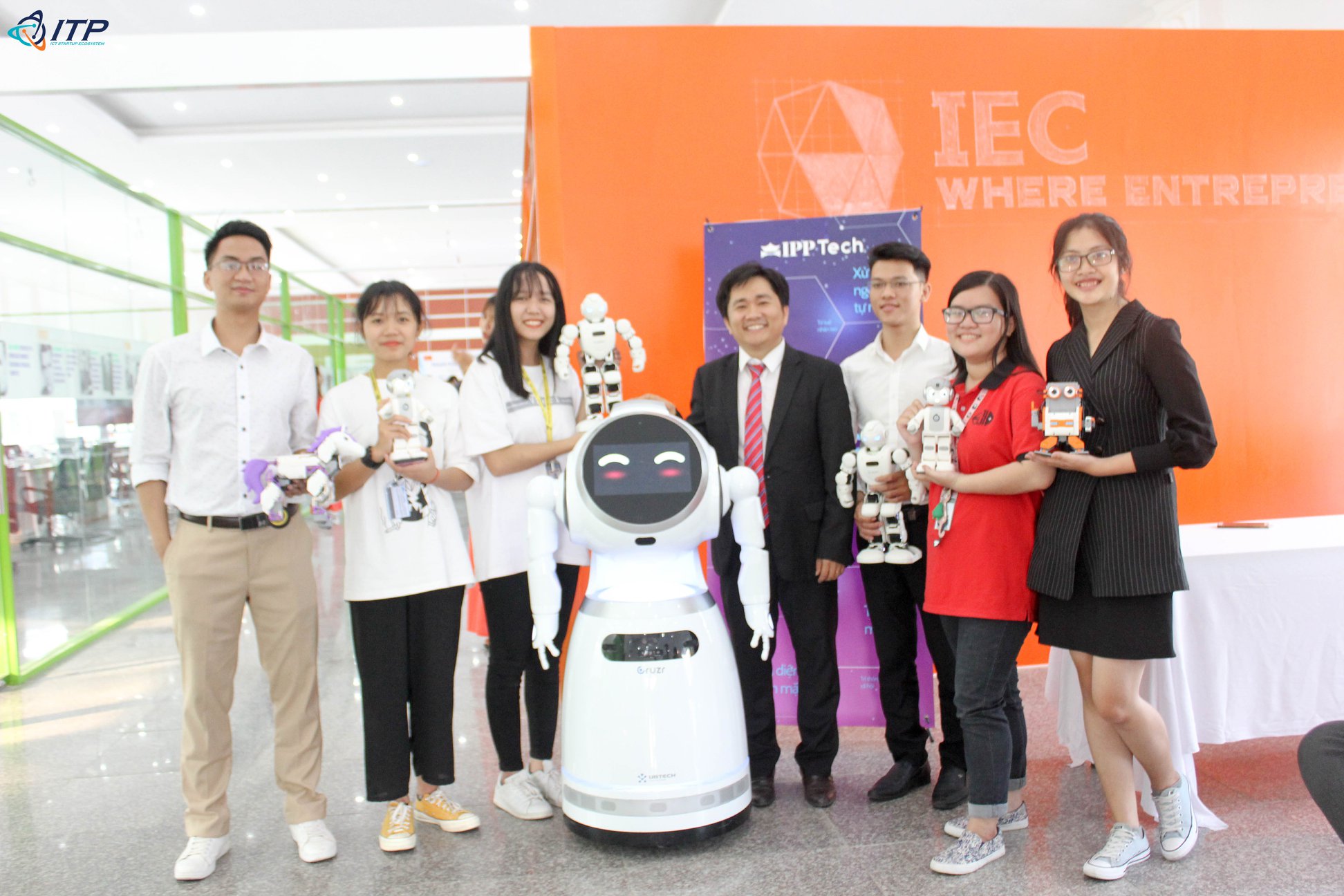 Lễ khánh thành trung tâm đổi mới sáng tạo ĐHQG-HCM – Startup Incubator