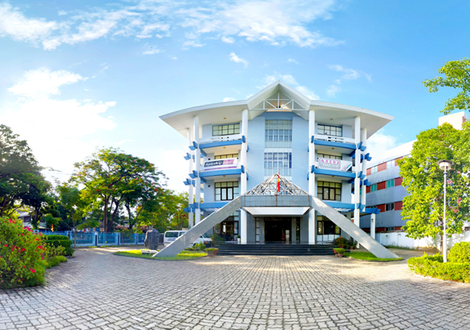 Tòa nhà Trung tâm công nghệ thông tin tỉnh Thừa Thiên Huế