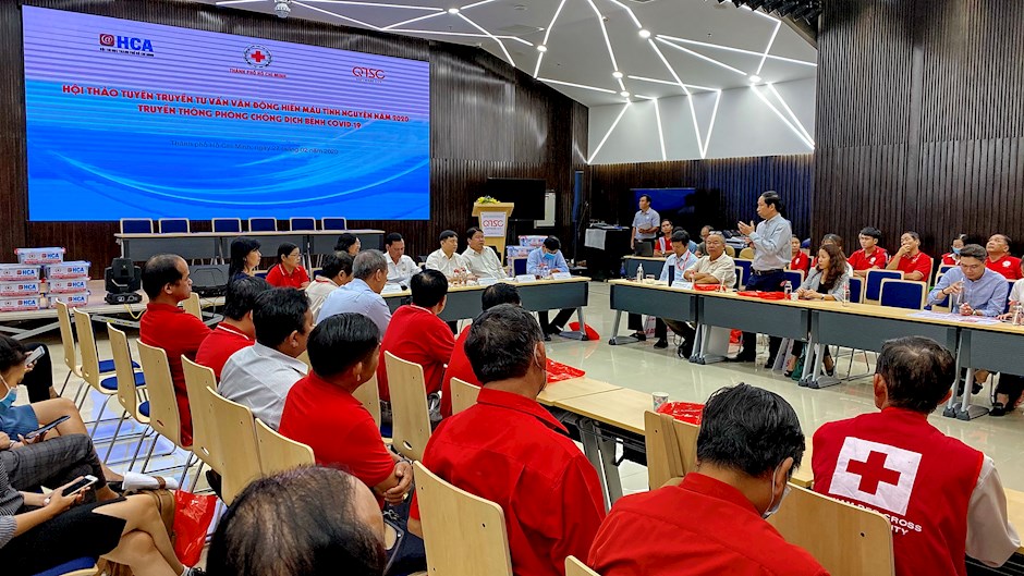 Đại biểu tham gia đóng góp cho các hoạt động về phòng, chống dịch bệnh COVID-19