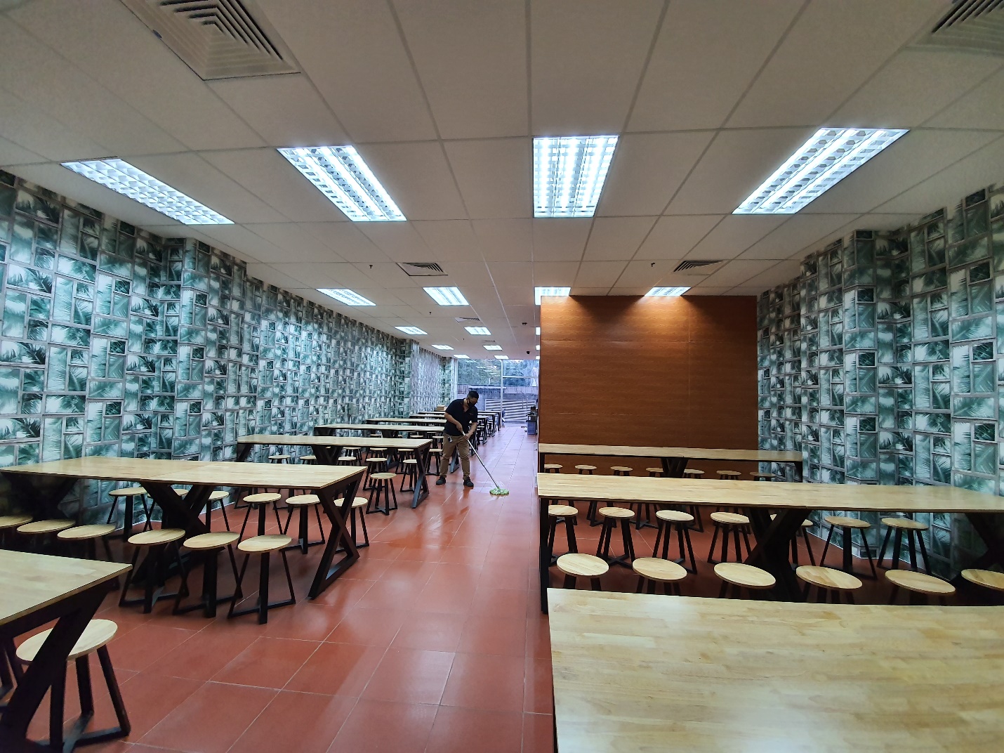quán cơm Hai Lượng