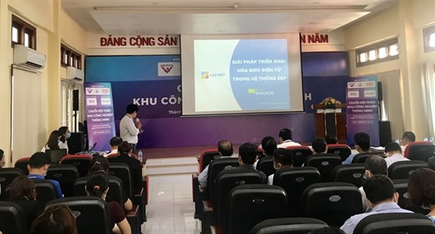 Speakers at a meeting on smart industrial parks held by ITPC, HEPZA, and Quang Trung Software City. (Photo: VNA)
