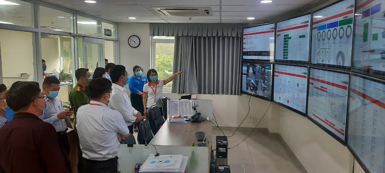 Image 2: The delegation presented the IOC introduction of QTSC