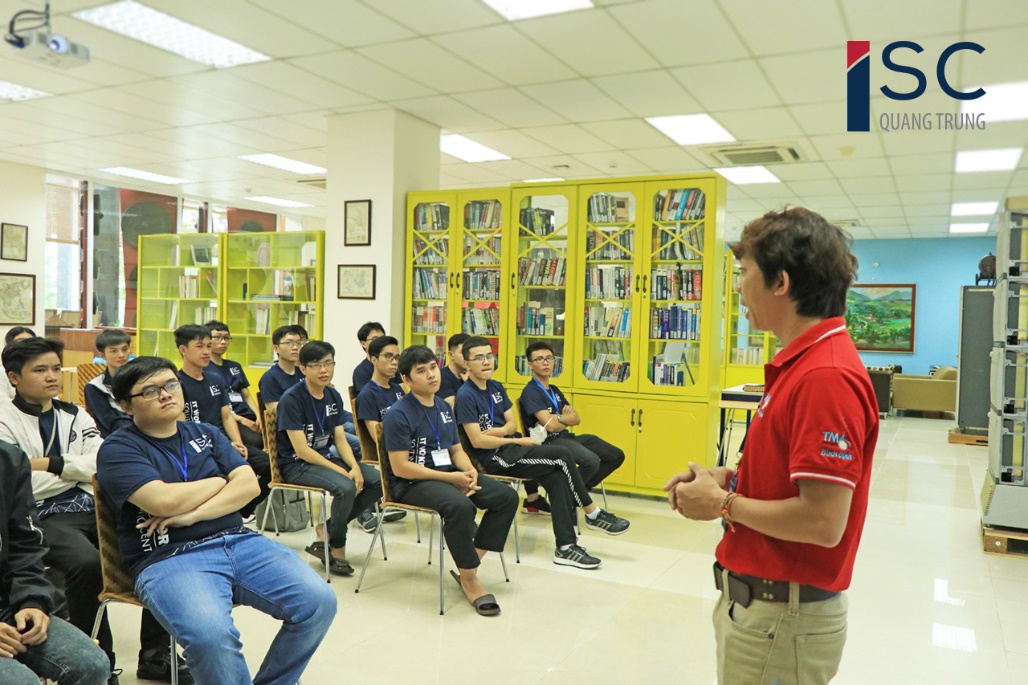 Hình 3 – Học viên ISC Quang Trung tham quan TMA Solutions