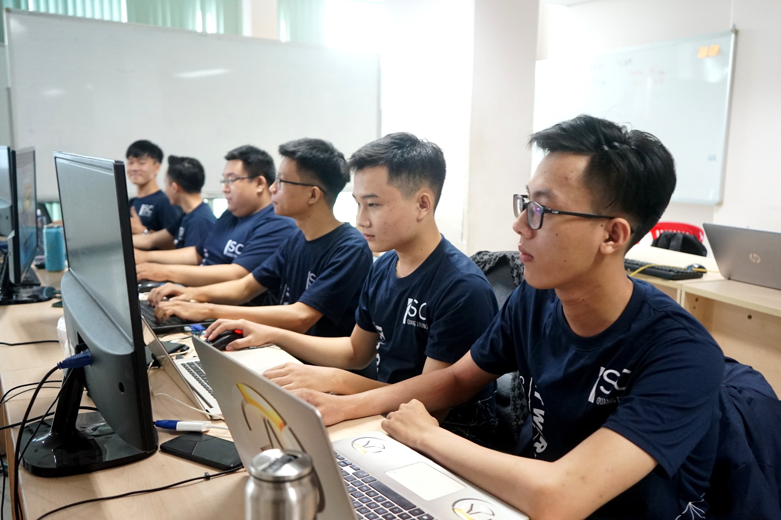 Để nguồn nhân lực CNTT phát triển: Cần đào tạo chuyên sâu và kết nối mạng lưới