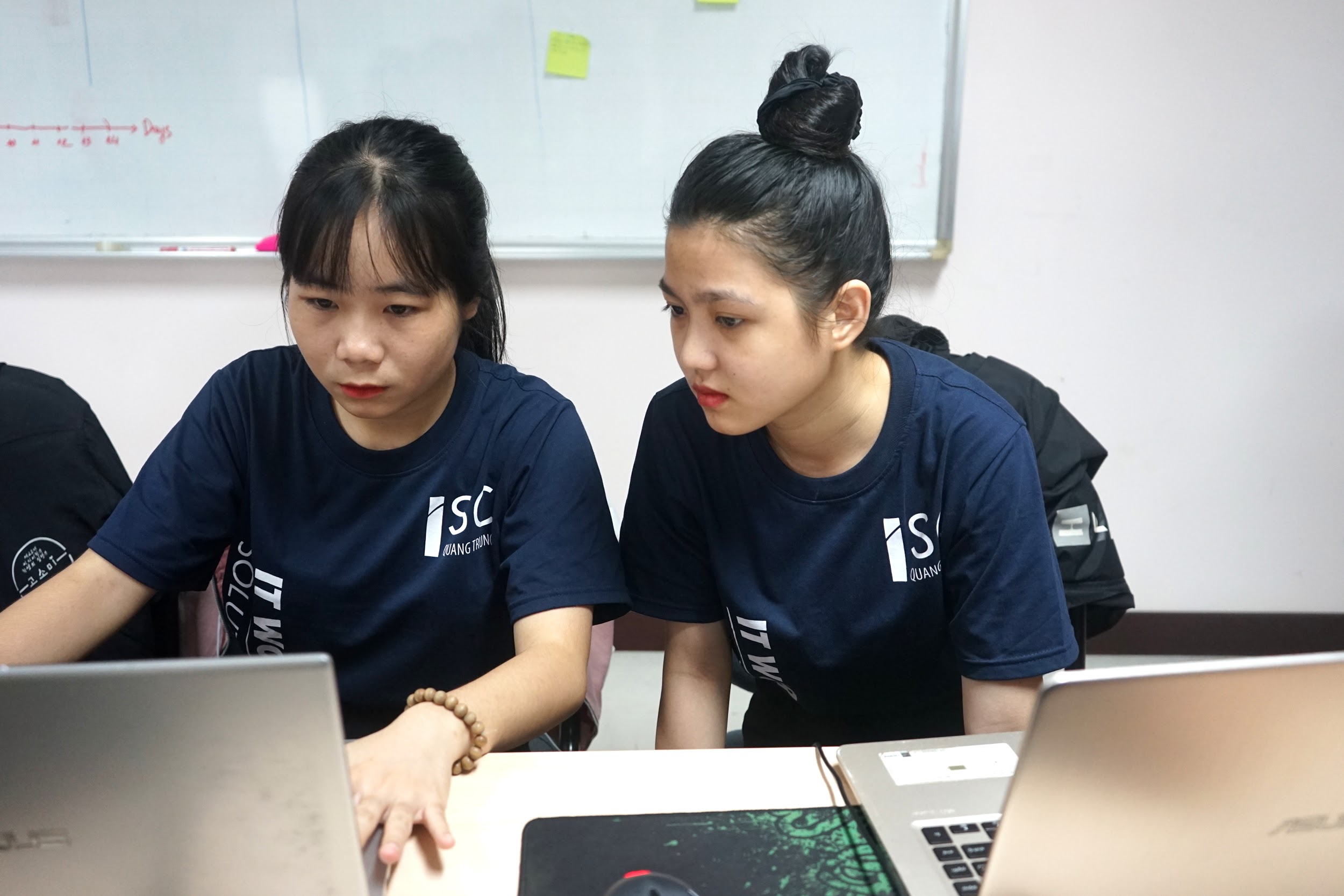 Để nguồn nhân lực CNTT phát triển: Cần đào tạo chuyên sâu và kết nối mạng lưới