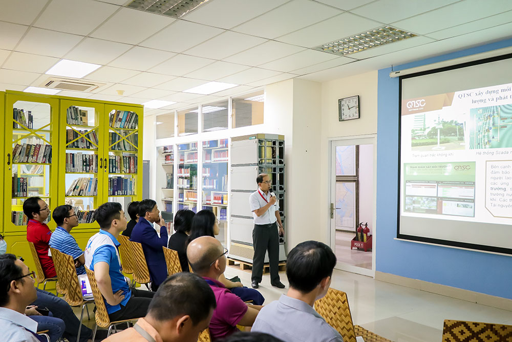 Ông Vũ Quang – Phó Giám đốc QTSC trình bày tại hội thảo