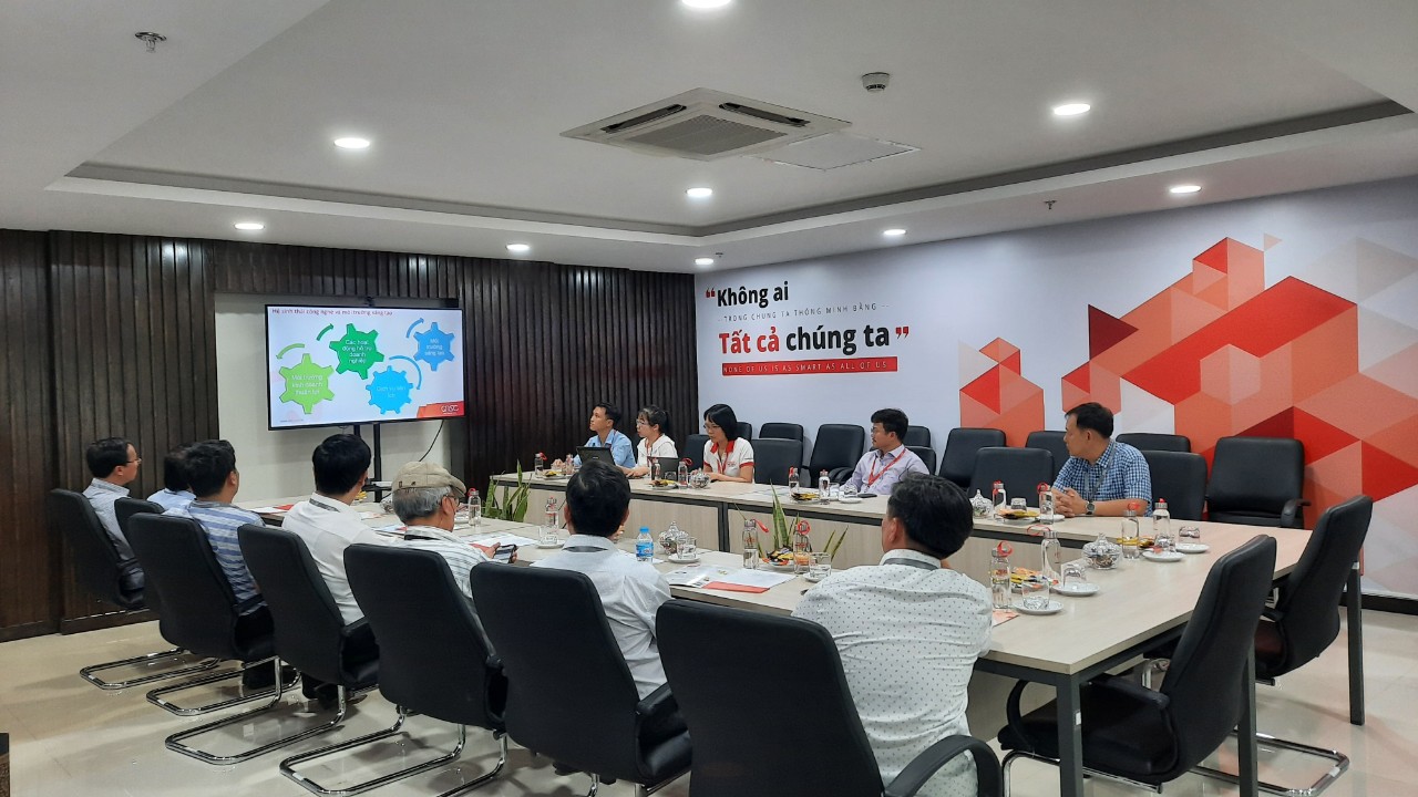 Hình 1: Buổi làm việc giữa QTSC và đoàn làm việc của UBND tỉnh Bình Định