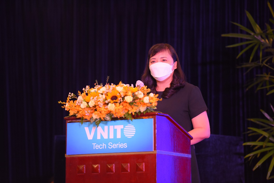 Hình 1: Bà Cao Thị Phi Vân – Phó Giám đốc ITPC phát biểu khai mạc chuỗi Hội thảo