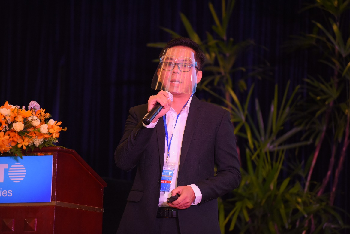 Hình 2: ông Phan Tấn Quốc, Phó Giám đốc phòng đổi mới sáng tạo số, KPMG Việt Nam đã có bài trình bày về “Xu hướng đổi mới sáng tạo số trong bất động sản”