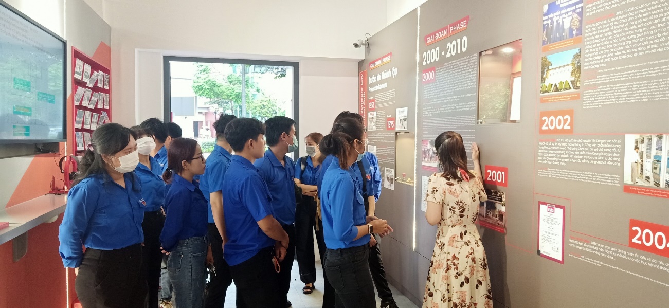 Tham quan Bảo tàng QTSC