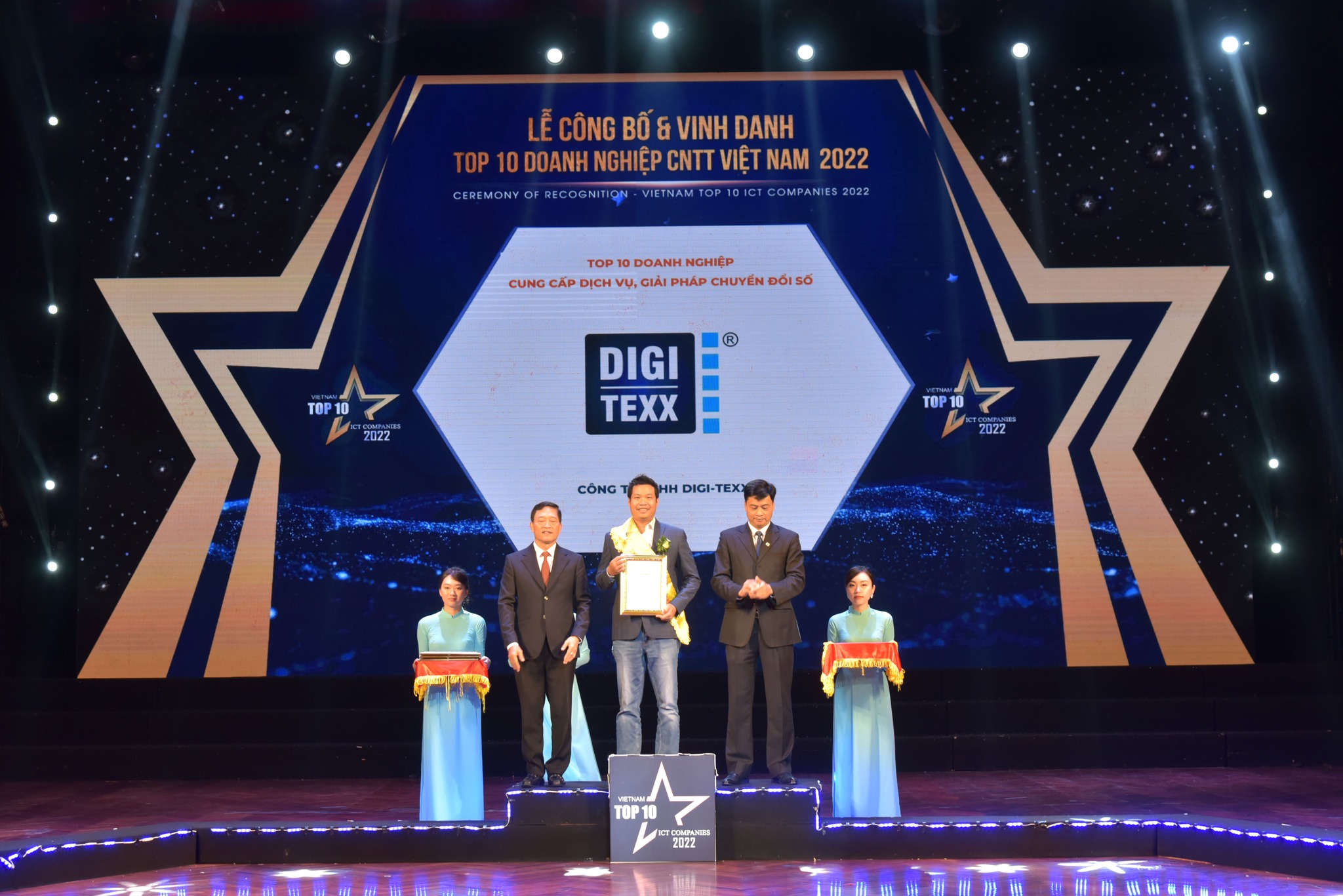 DIGI-TEXX VIETNAM được vinh danh TOP 10 doanh nghiệp CNTT cung cấp dịch vụ, giải pháp chuyển đổi số 2022