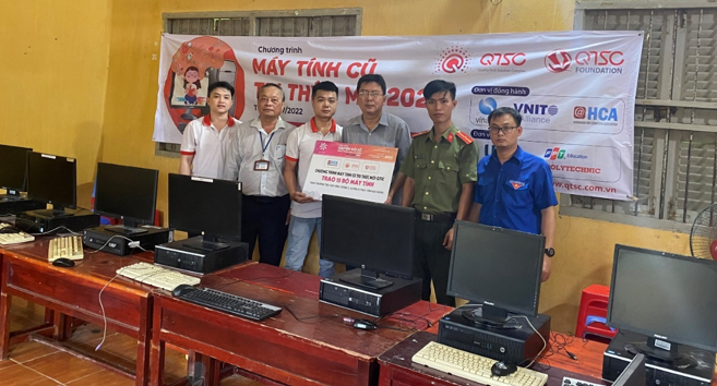 Ngày 08/07/2022, Quỹ khuyến học QTSC Foundation phối hợp với Hội tin học TP.HCM trao tặng 30 bộ máy tính cho hai trường tiểu học tại tỉnh Hậu Giang (Tiểu học Vĩnh Tường 3, Tiểu học Hòa Mỹ), nhằm hỗ trợ các em học sinh có cơ hội tiếp cận CNTT, sớm hình thành niềm đam mê công nghệ và định hướng nghề nghiệp trong tương lai