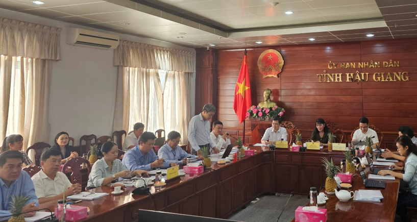Đoàn công tác làm việc tại UBND tỉnh Hậu Giang