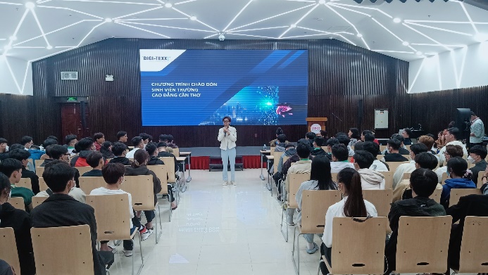 Giao lưu cùng đại diện các doanh nghiệp