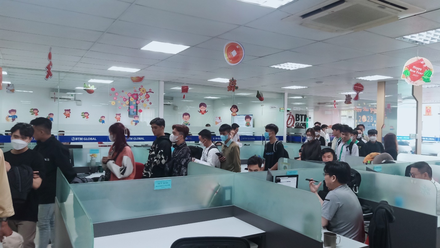 Tham quan văn phòng làm việc tại doanh nghiệp