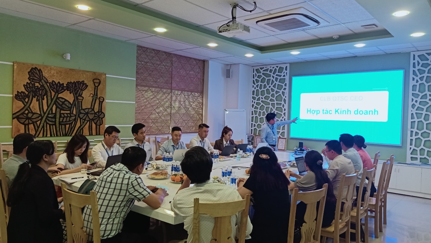 Các doanh nghiệp thành viên CLB CEO QTSC tham gia buổi gặp gỡ định kỳ tháng 4/2023