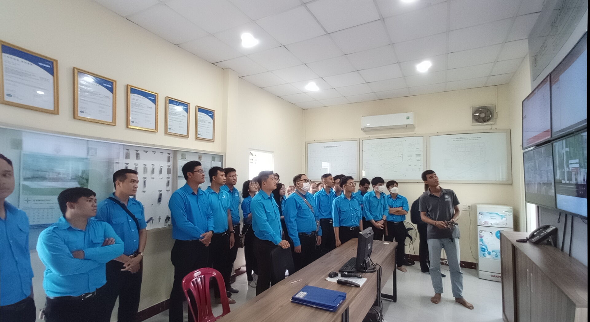 Tham quan Trạm giám sát môi trường QTSC