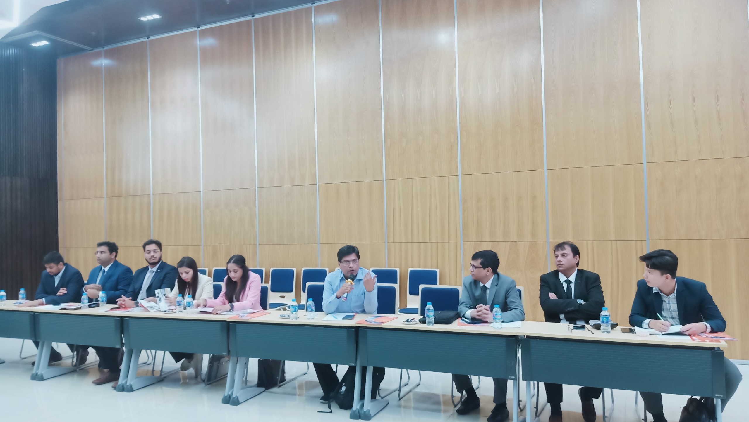 The delegation worked and discussed with QTSC