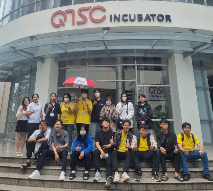 Tham quan doanh nghiệp Digi-texx, Atalink và khu ươm tạo doanh nghiệp QTSC Incubator