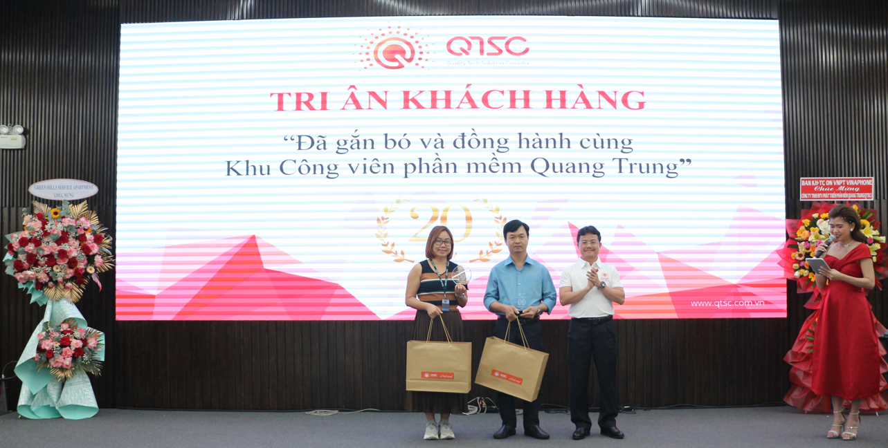 Doanh nghiệp đồng hành 20 năm