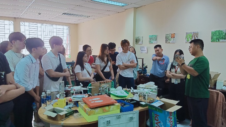Một số hình ảnh của chuyến tham quan tại QTSC